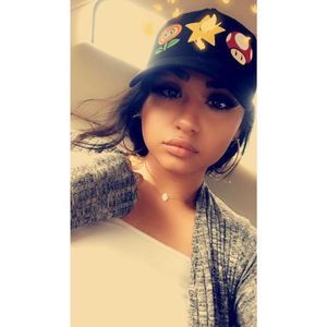 Meet your Posher, Najeba